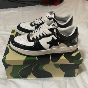Lightly Used Bapesta’s Black and White Size 10.5 US